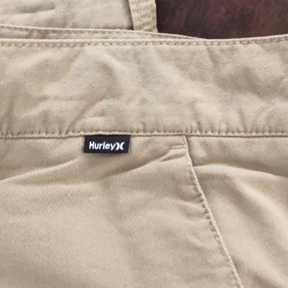 Hurley Tan Cargo Shorts with Comfortable Fit Sz 36 - Picture 2 of 9